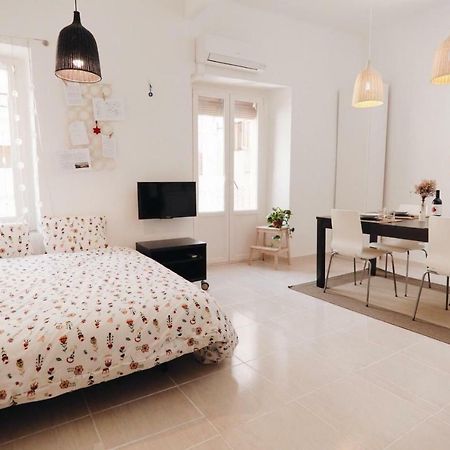 Amparito Apartment - Casc Antic Tarragona Bagian luar foto