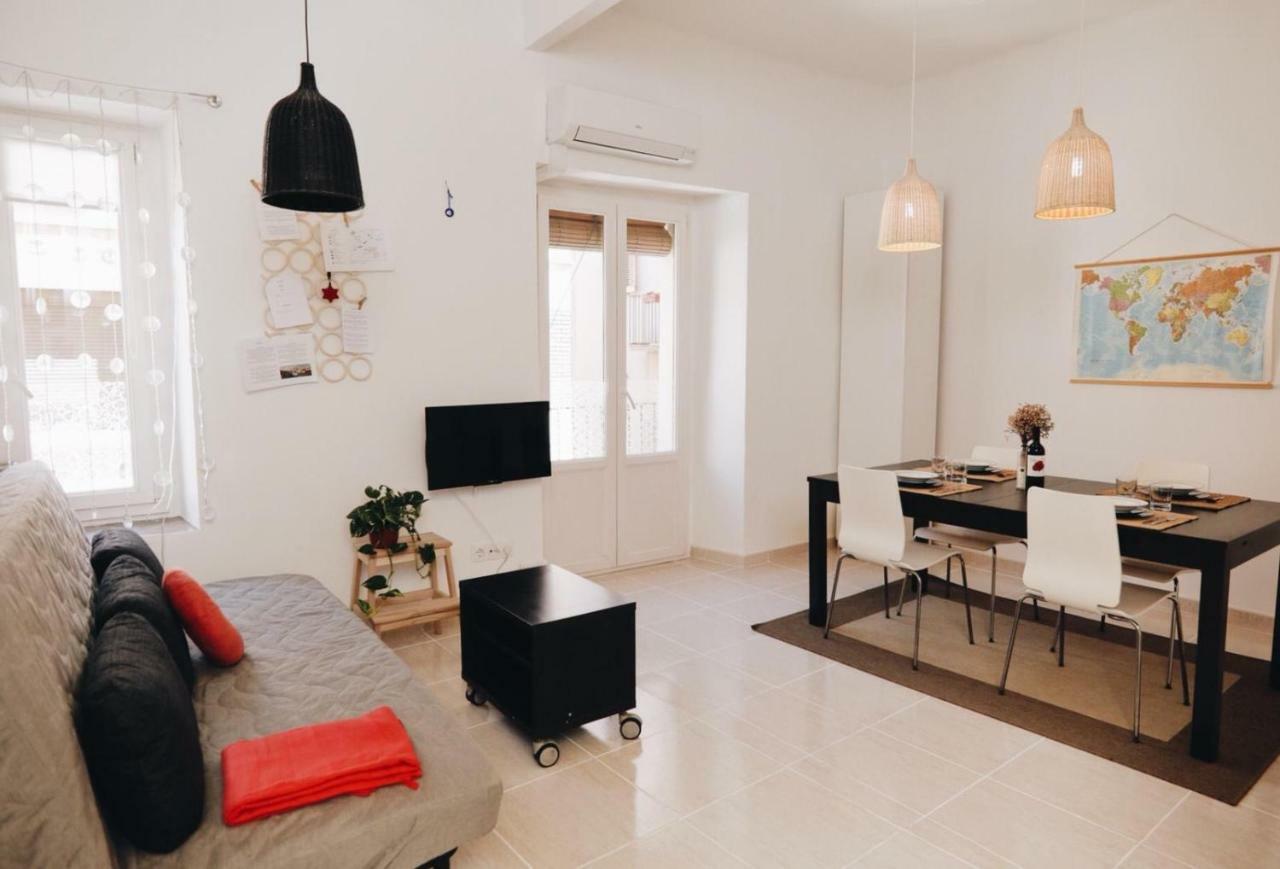 Amparito Apartment - Casc Antic Tarragona Bagian luar foto